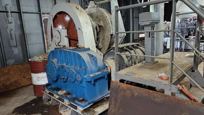 Electric windlass thumbnail 2