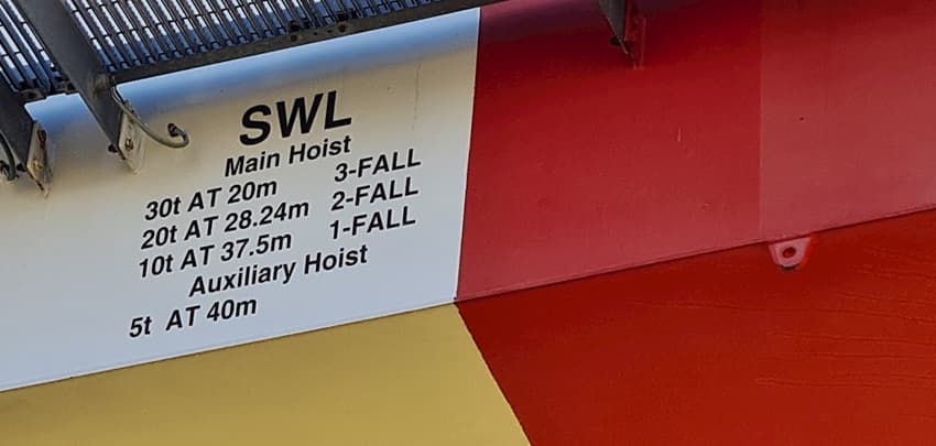 KENZ RAM LUFFING OFFSHORE CRANE