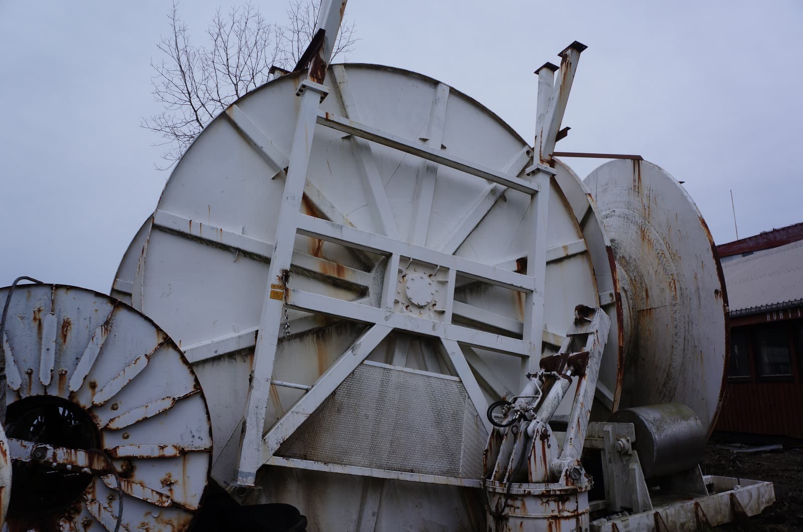 Various ODIM seismic winches and equipment thumbnail 2