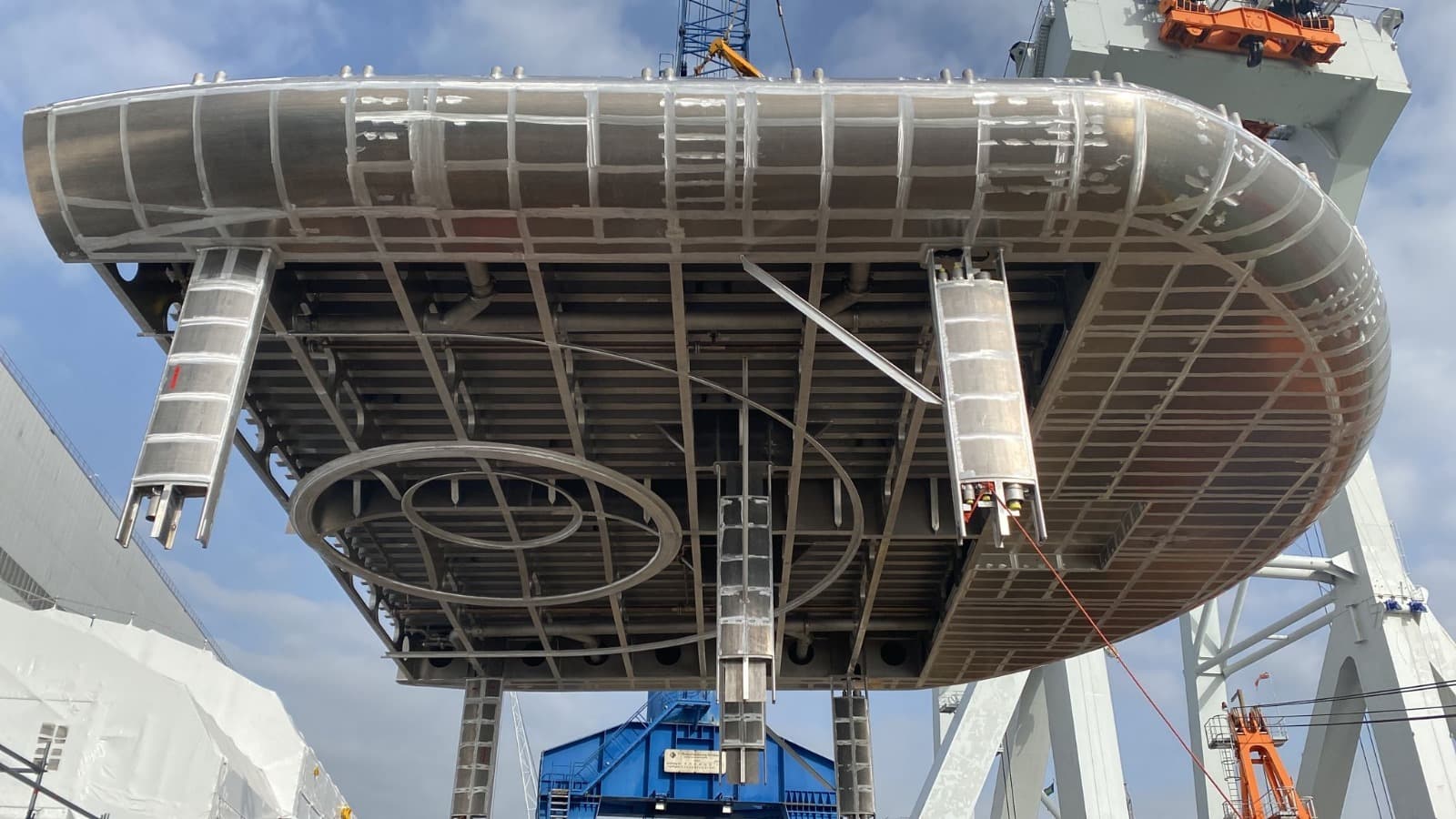 Aluminium Helideck for Bell helicopter thumbnail 3