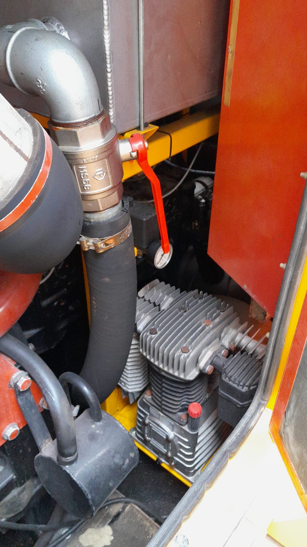 3 pieces Diesel / Hydraulic Powerpacks 280kW thumbnail 3