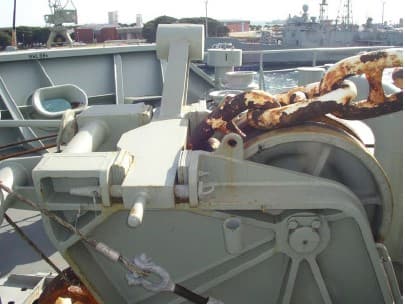 Anchor and Chain arrangement thumbnail 3