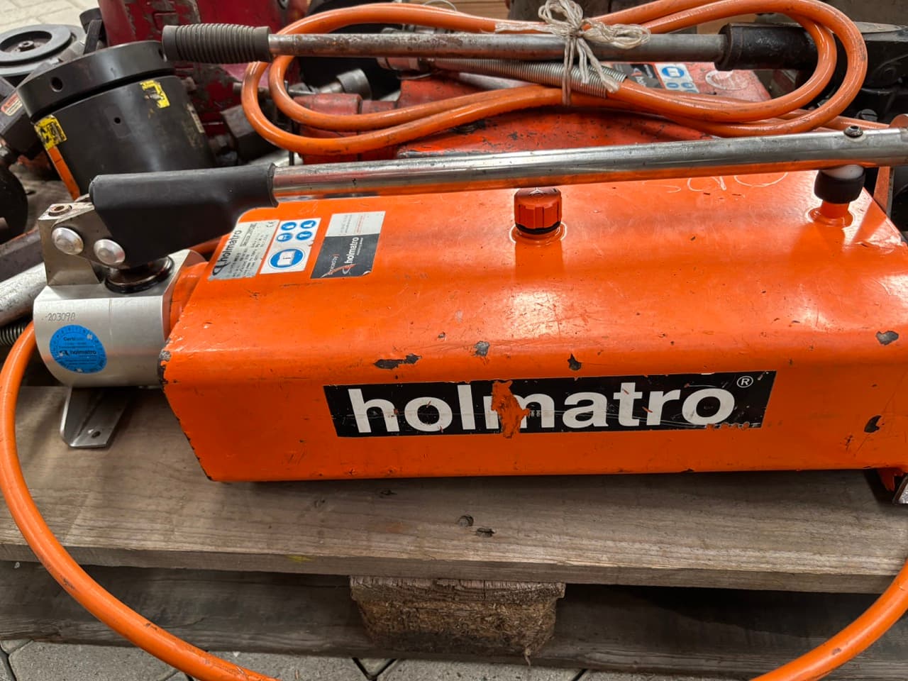 Holmatro FTW 8800 B Hydraulic Pump thumbnail 3