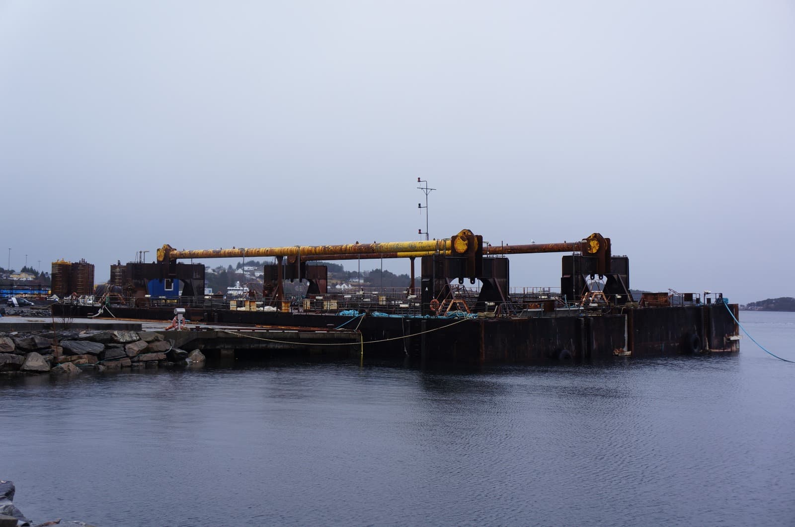 IMMERSION BARGES FOR IMMERSION OF SUBSEA TUNNEL ELEMENTS thumbnail 4