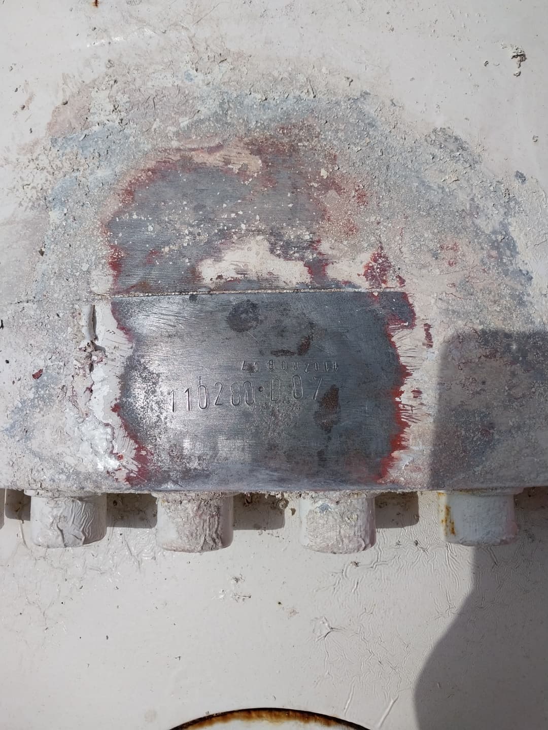 IHC Hydraulic Hammer S280 and 2 sleeves thumbnail 2