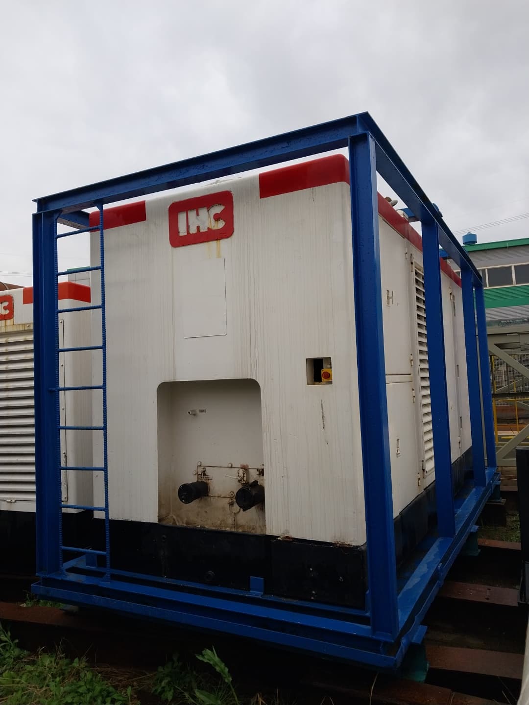 IHC Hydraulic Hammer S280 and 2 sleeves thumbnail 5