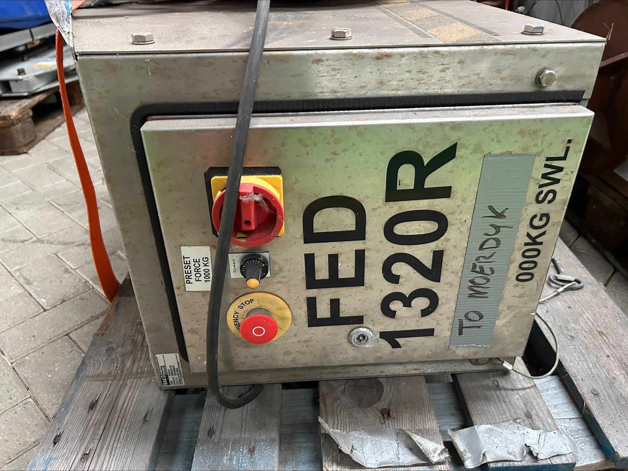 Capstan winches 1000Kg - 2x never used 2x used thumbnail 2