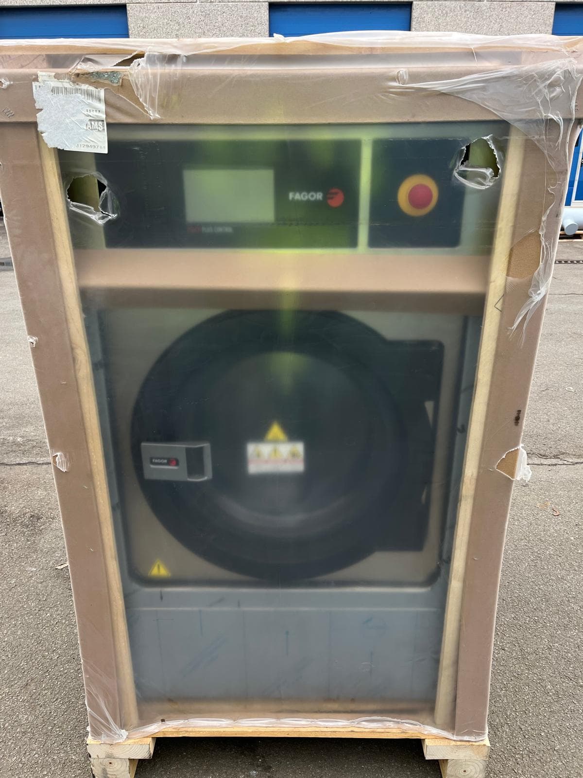 Industrial washing machine & thumble dryer thumbnail 6