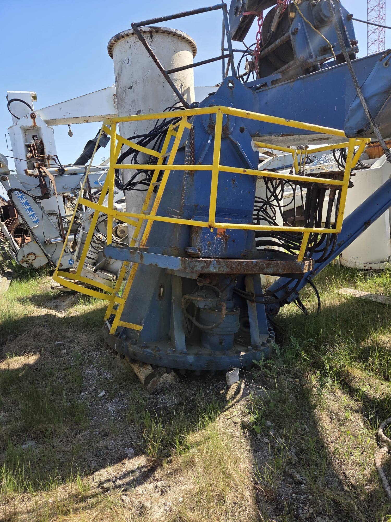 Hydralift Marine crane thumbnail 5