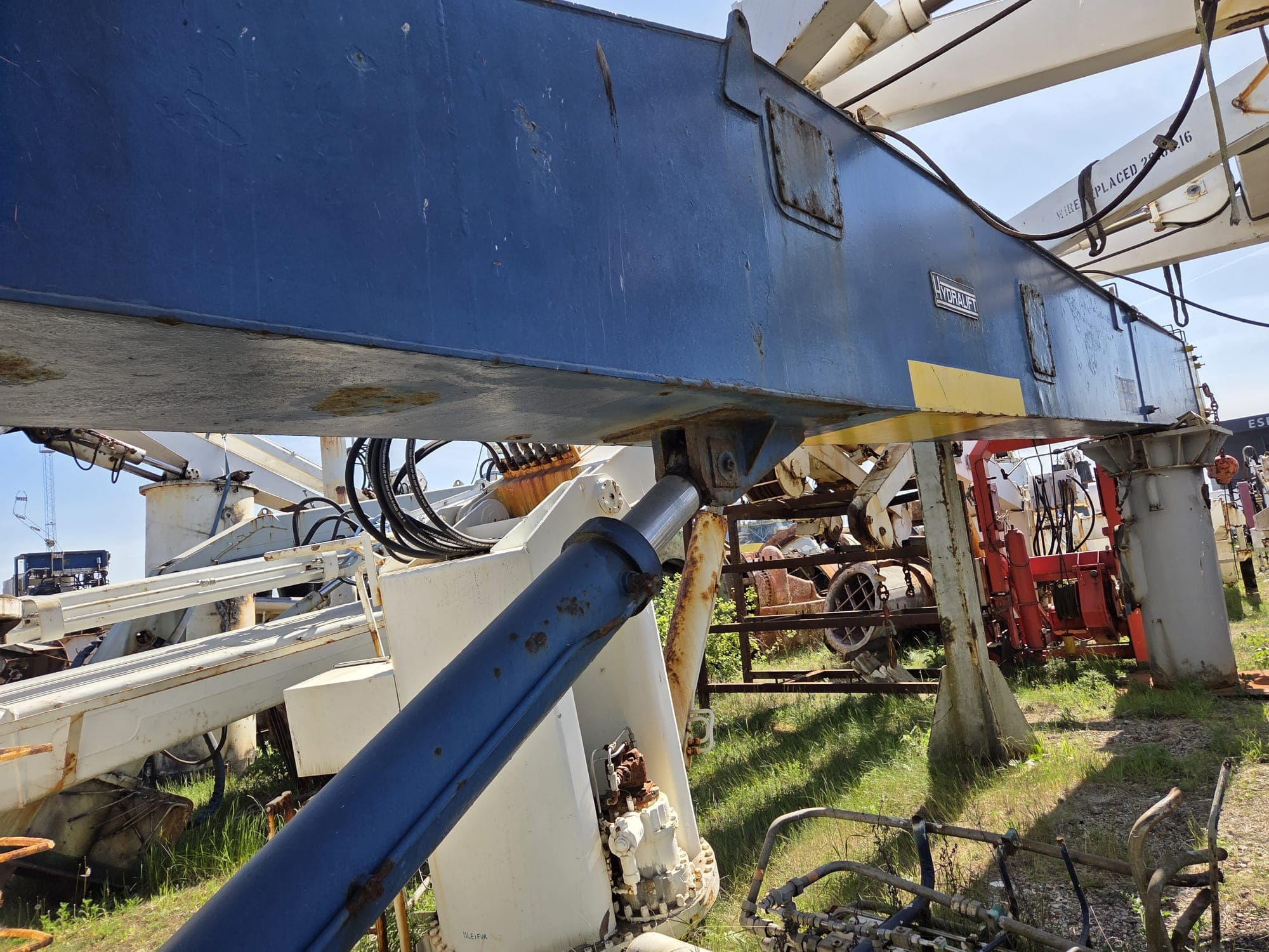 Hydralift Marine crane thumbnail 3