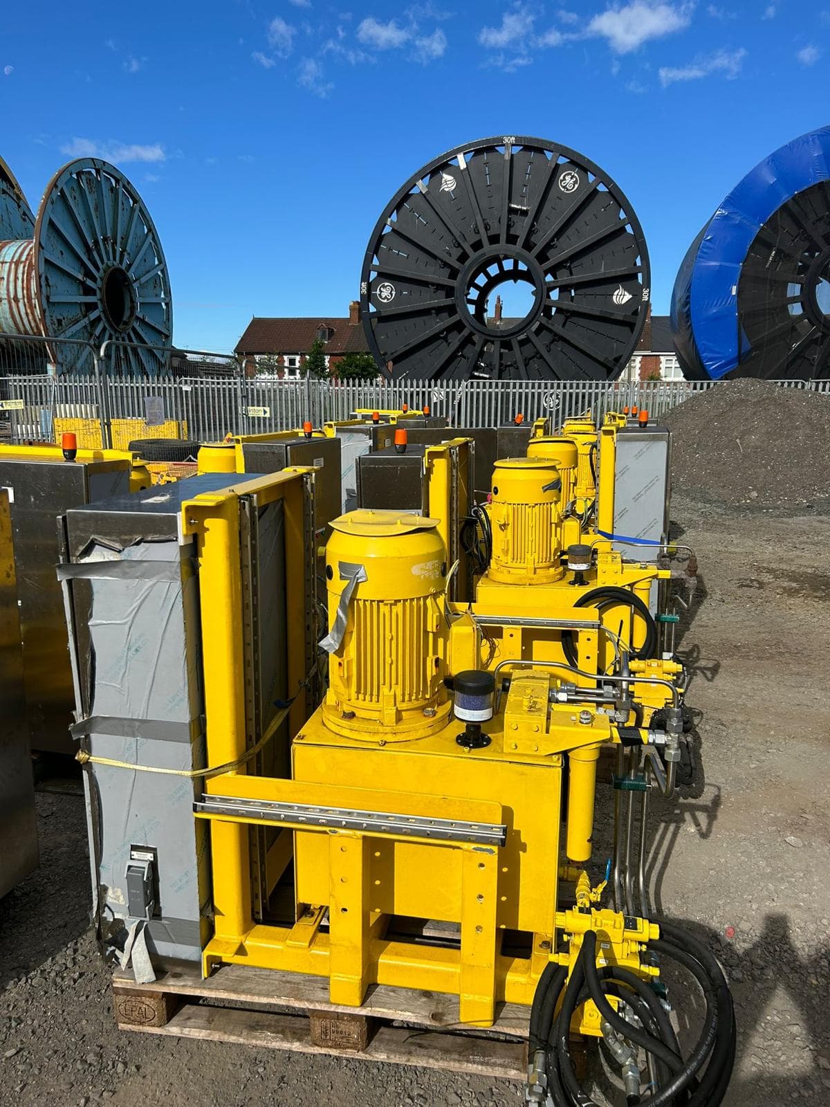 Offshore marine crane(s) for the offshore wind industry thumbnail 3