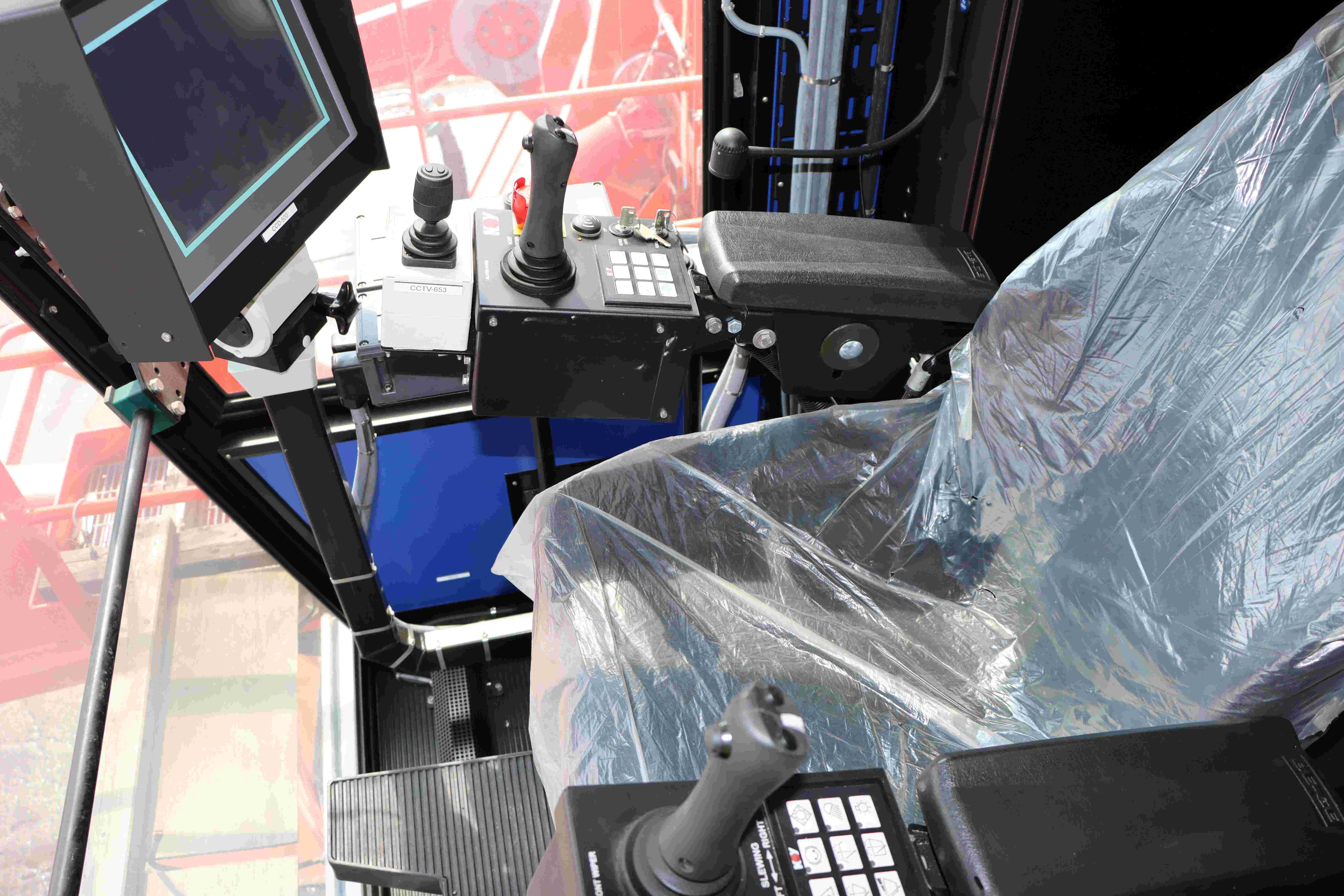 Offshore NOV Palfinger lattice boom crane(s) with 52T capacity thumbnail 4