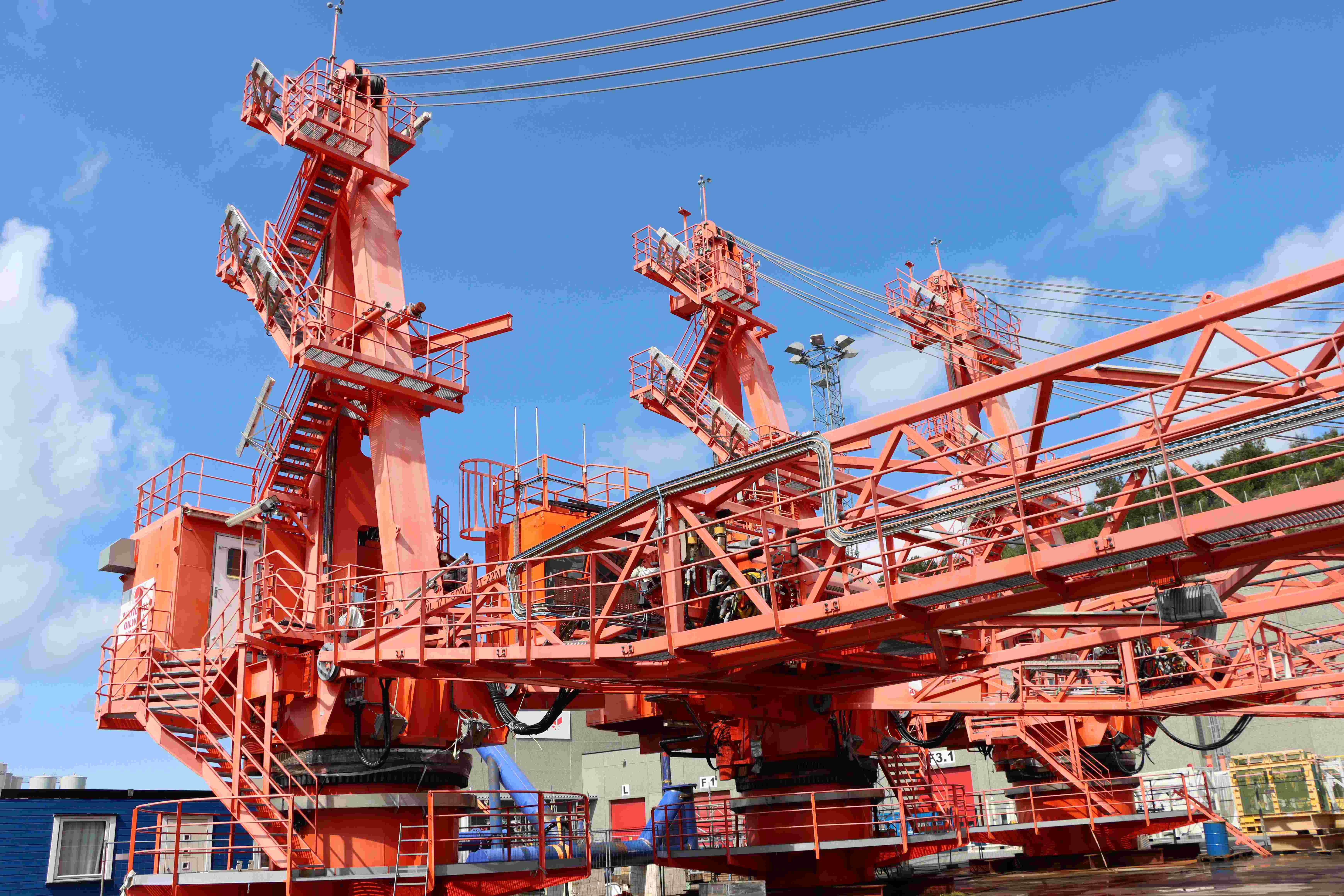 Offshore NOV Palfinger lattice boom crane(s) with 52T capacity