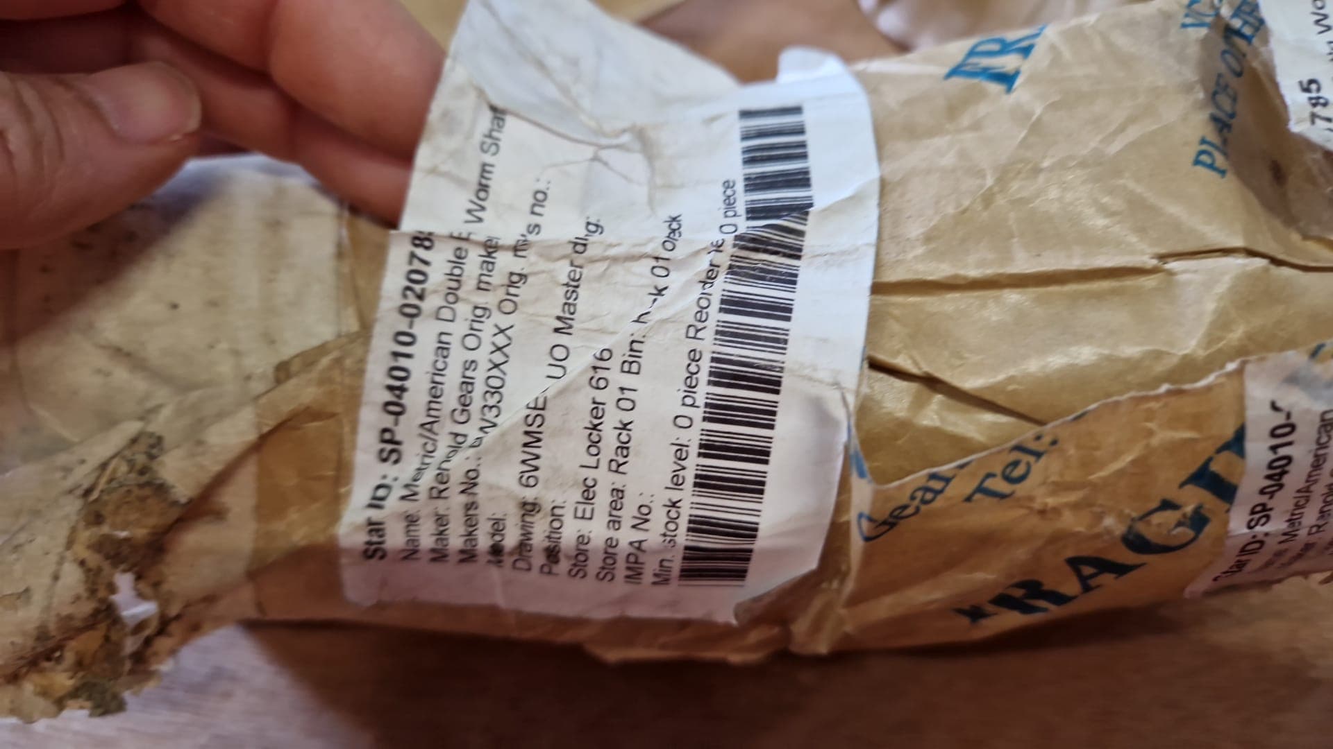 RENOLD GEARS: METRIC/AMERICAN DOUBLE EXTENSION WORM SHAFT #F