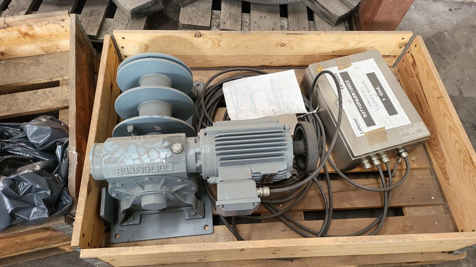 La Naval ladder winch