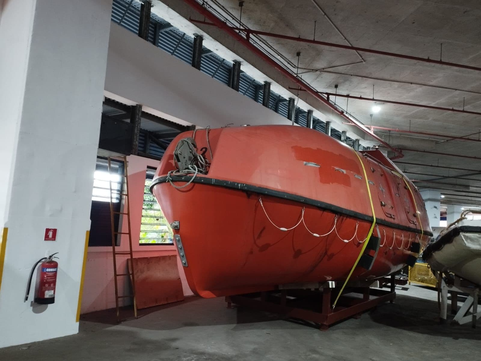Fully Enclosed Life boat 75 persons