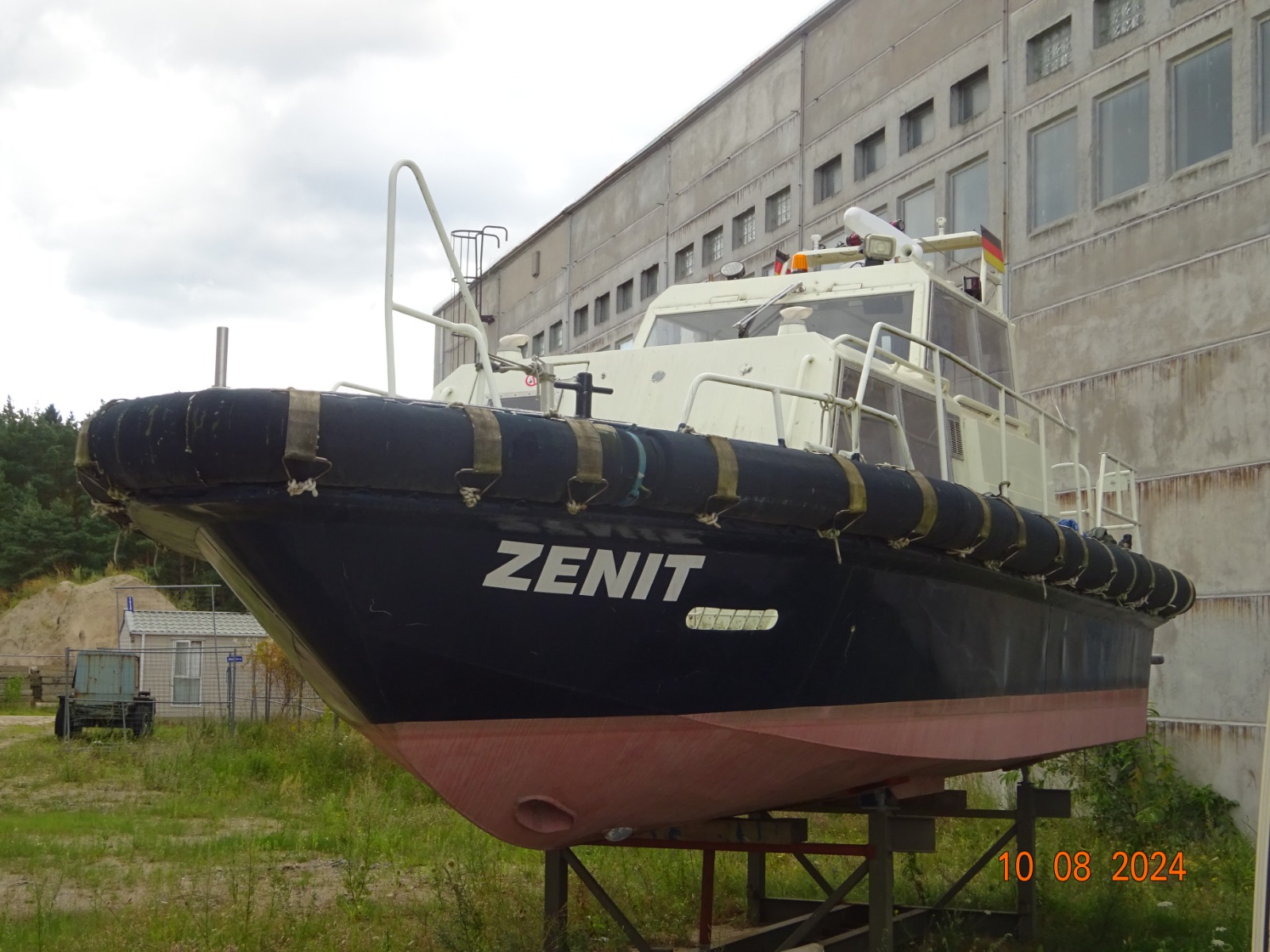 Survey boat / Pilot boat