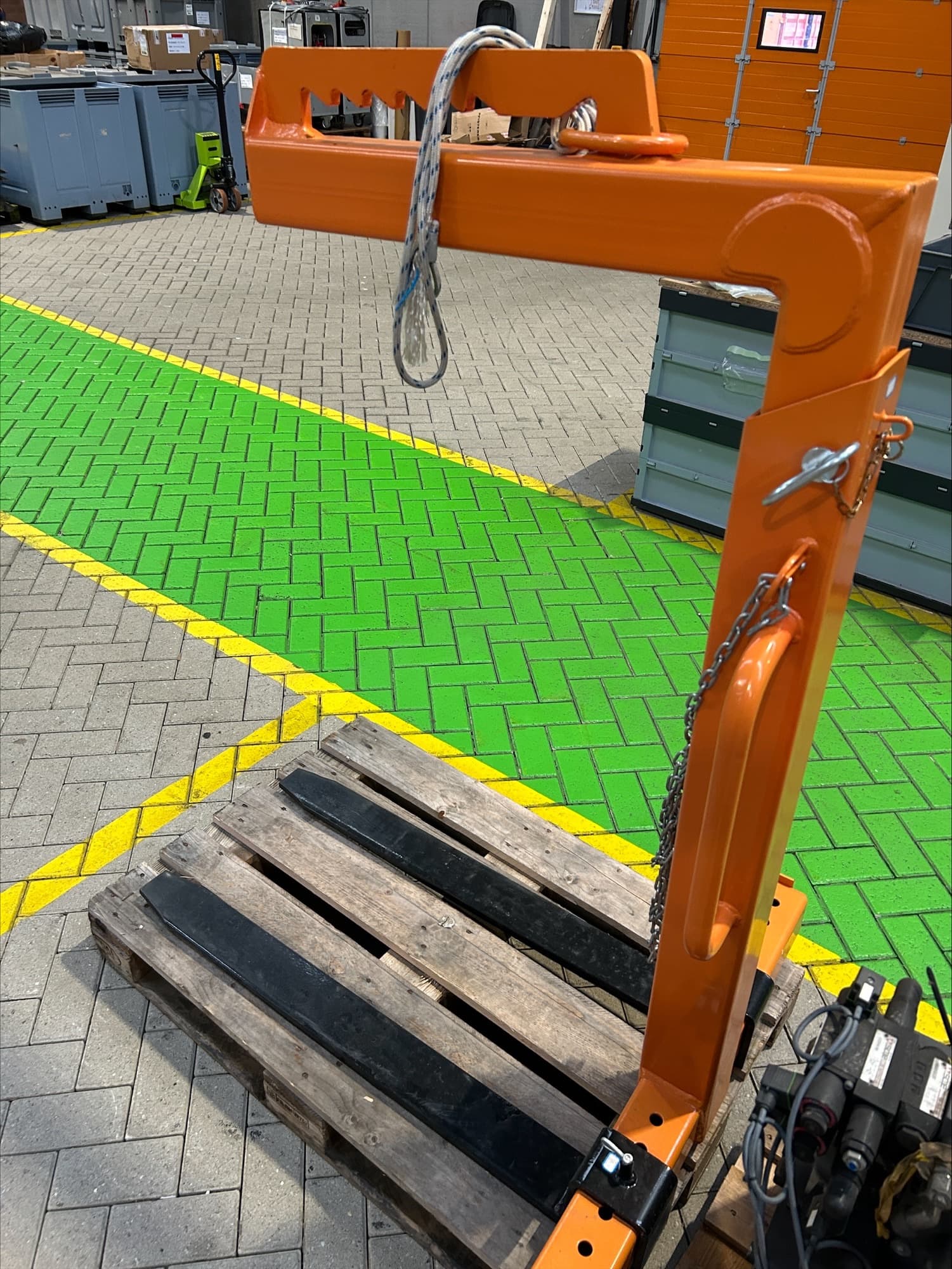 Rema RPHM pallet hook with manual balancing